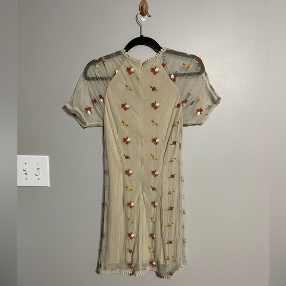 House of Harlow 1960 X Revolve Hilde Dress in Oatmeal Small Floral - Picture 3 of 5